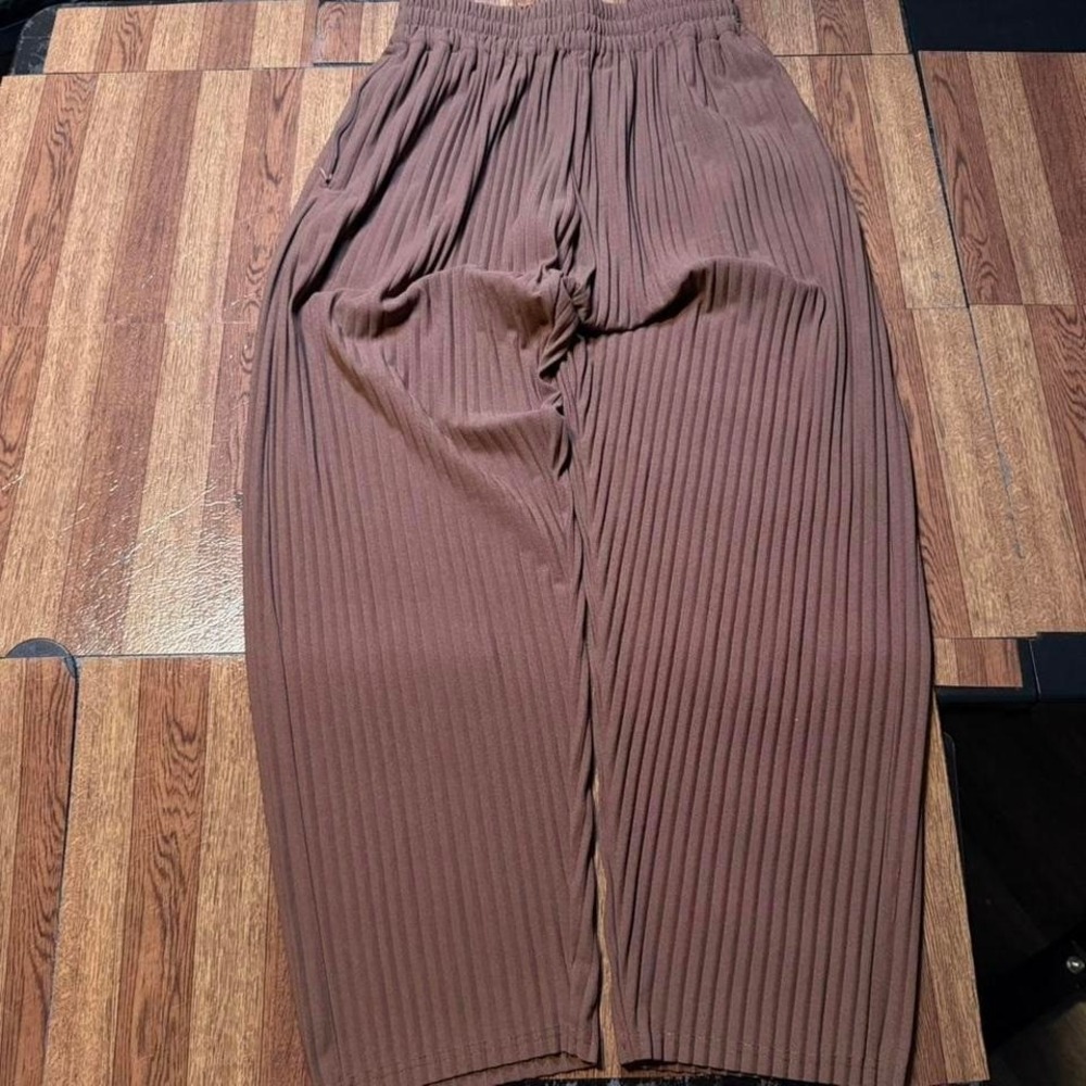 Men's Brown Pleated Elastic-Waist Pants